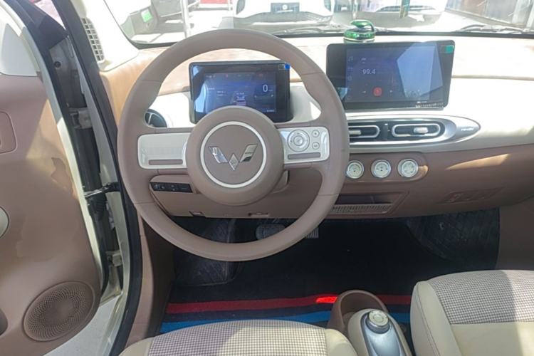 Used Wuling Hongguang MINIEV 2025 Four-Door Version Zhenxiang+ Edition Steering Wheel