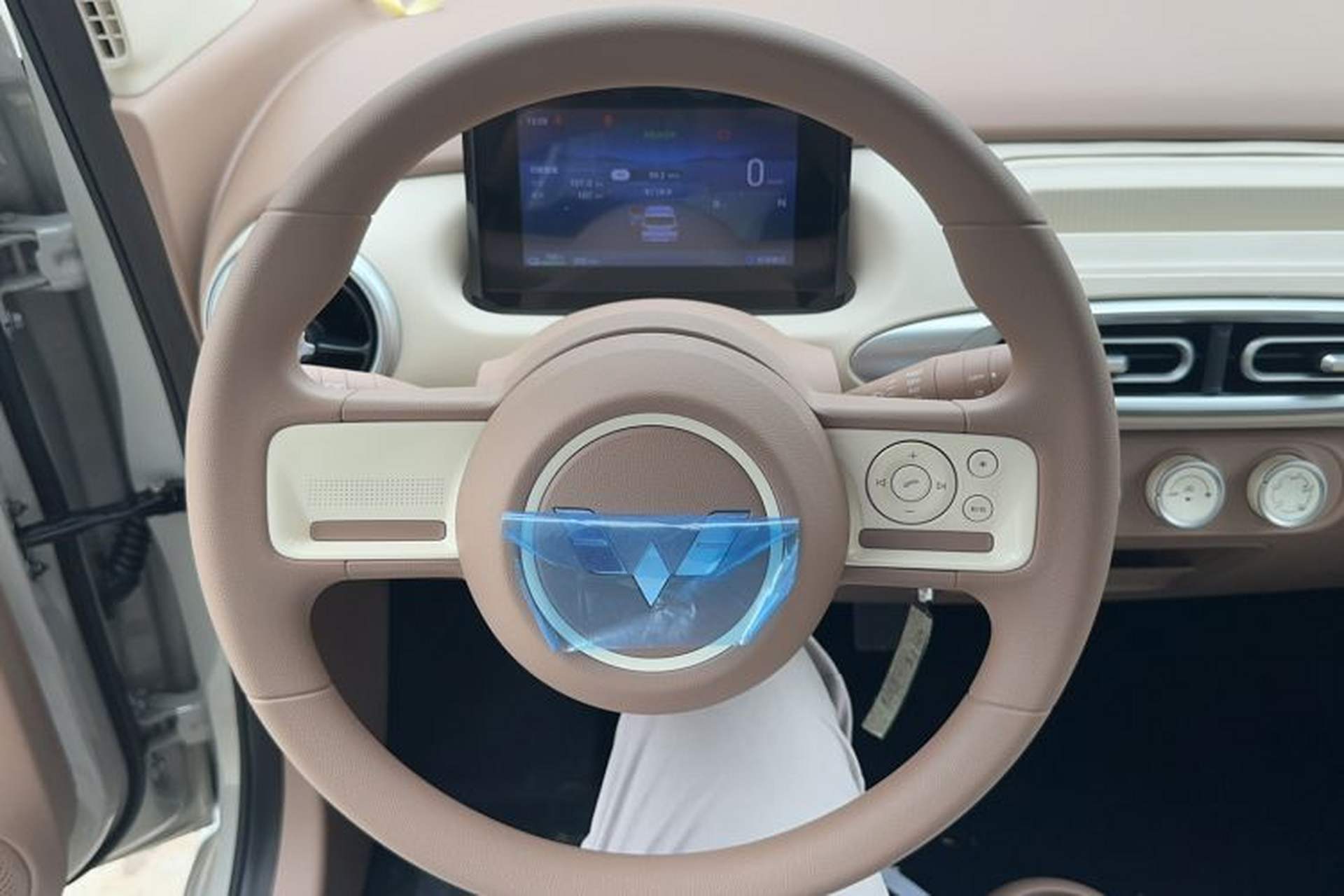 Used Wuling Hongguang MINIEV 2025 Four-Door Version Advanced Edition Steering Wheel