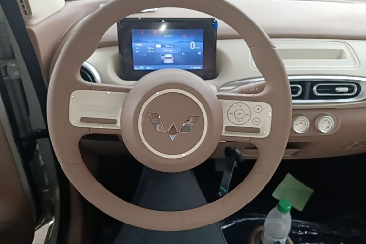 Used Wuling Hongguang MINIEV 2025 Four-Door Version Advanced Edition Steering Wheel