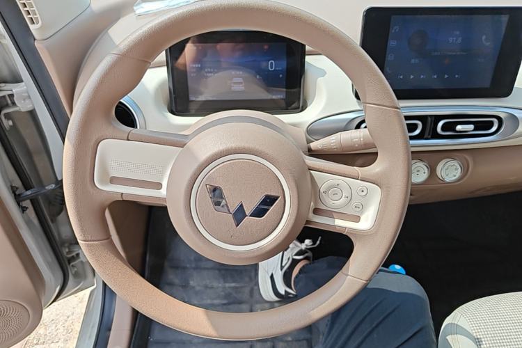 Used Wuling Hongguang MINIEV 2025 Four-Door Version Premium Edition Steering Wheel