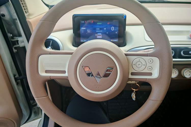 Used Wuling Hongguang MINIEV 2025 Four-Door Version Advanced Edition Steering Wheel