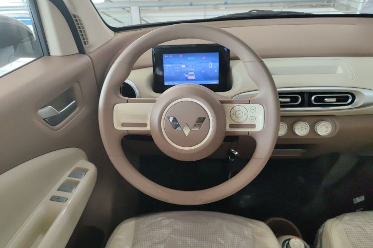 Used Wuling Hongguang MINIEV 2025 Four-Door Version Advanced Edition Steering Wheel