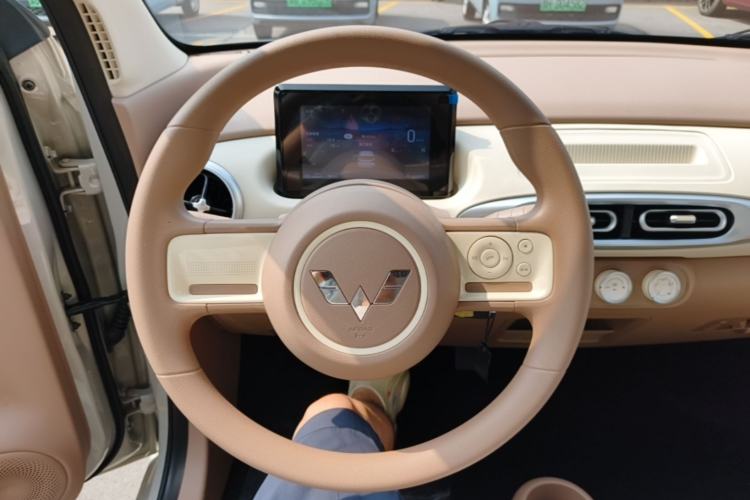 Used Wuling Hongguang MINIEV 2025 Four-Door Version Advanced Edition Steering Wheel