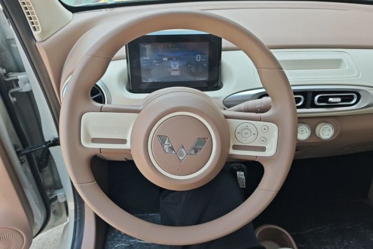 Used Wuling Hongguang MINIEV 2025 Four-Door Version Advanced Edition Steering Wheel