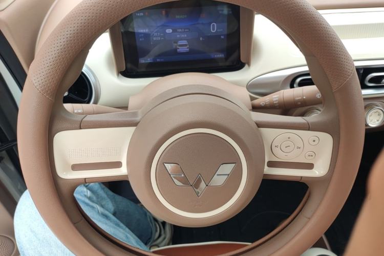Used Wuling Hongguang MINIEV 2025 Four-Door Version Advanced Edition Steering Wheel