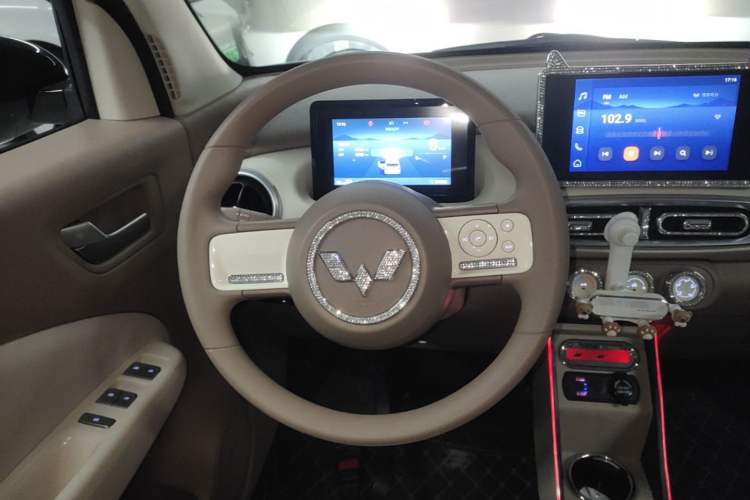 Used Wuling Hongguang MINIEV 2025 Four-Door Version Zhenxiang+ Edition Steering Wheel