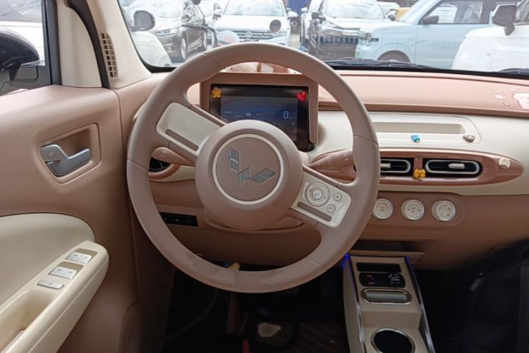 Used Wuling Hongguang MINIEV 2025 Four-Door Version Advanced Edition Steering Wheel