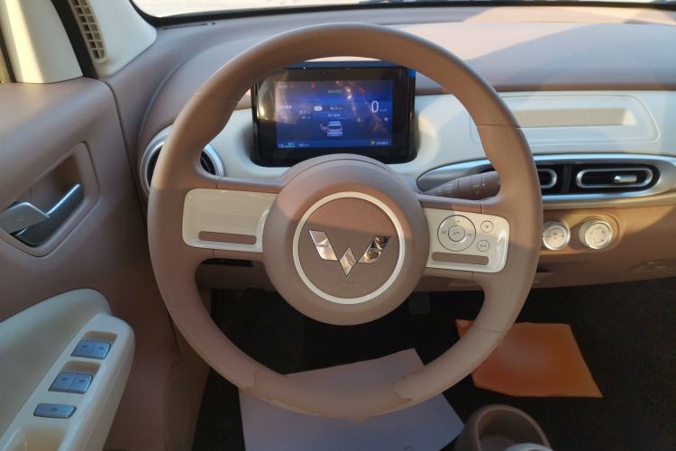 Used Wuling Hongguang MINIEV 2025 Four-Door Version Advanced Edition Steering Wheel