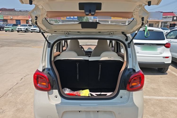 Used Wuling Hongguang MINIEV 2025 Four-Door Version Advanced Edition Trunk