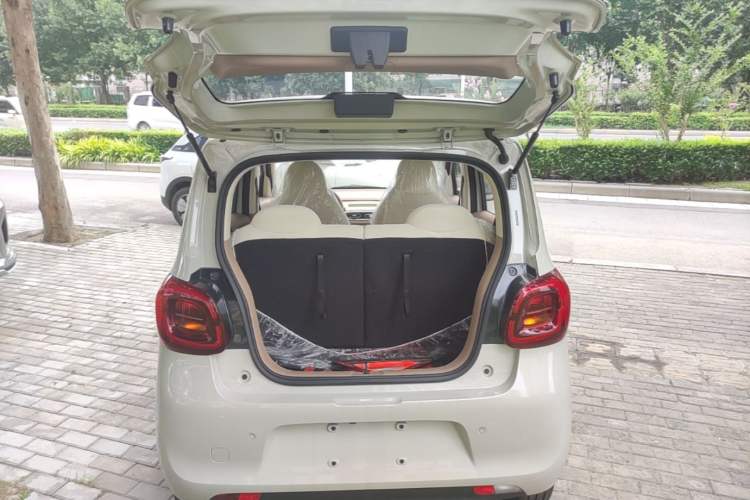 Used Wuling Hongguang MINIEV 2025 Four-Door Version Advanced Edition Trunk
