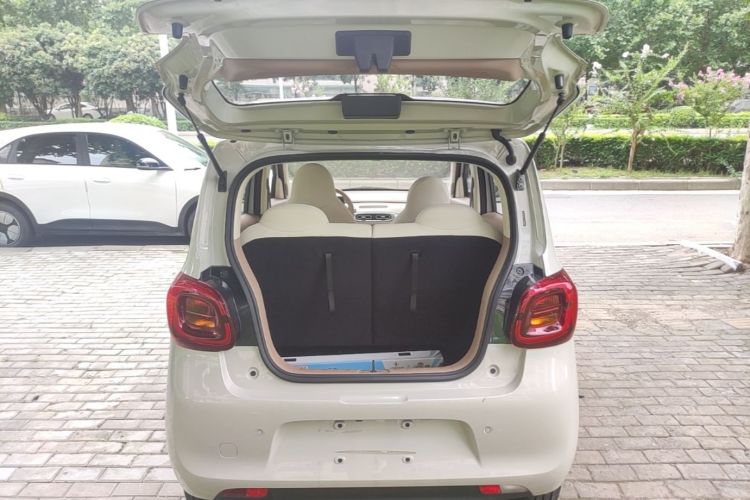 Used Wuling Hongguang MINIEV 2025 Four-Door Version Advanced Edition Trunk