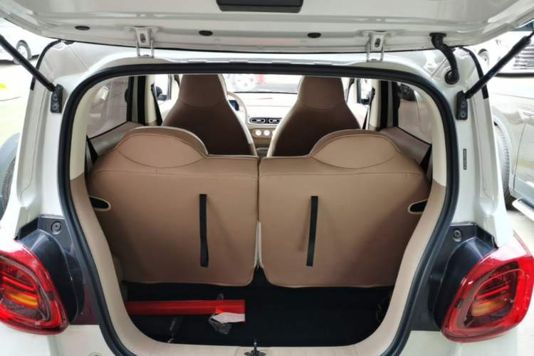 Used Wuling Hongguang MINIEV 2025 Four-Door Version Advanced Edition Trunk