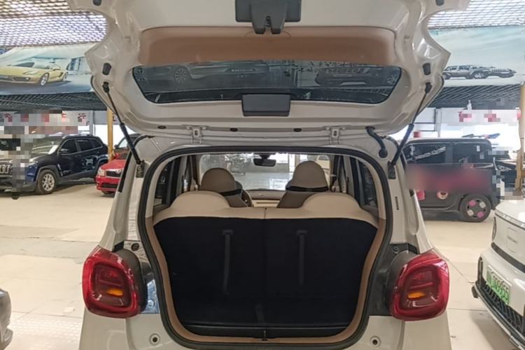 Used Wuling Hongguang MINIEV 2025 Four-Door Version Advanced Edition Trunk