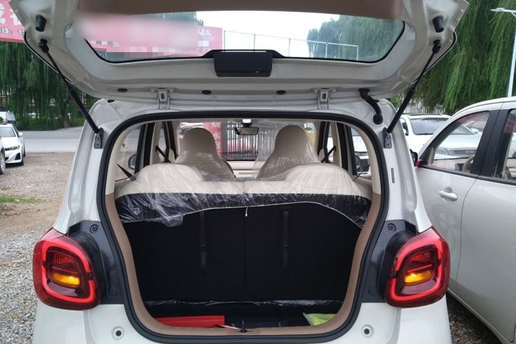 Used Wuling Hongguang MINIEV 2025 Four-Door Version Advanced Edition Trunk