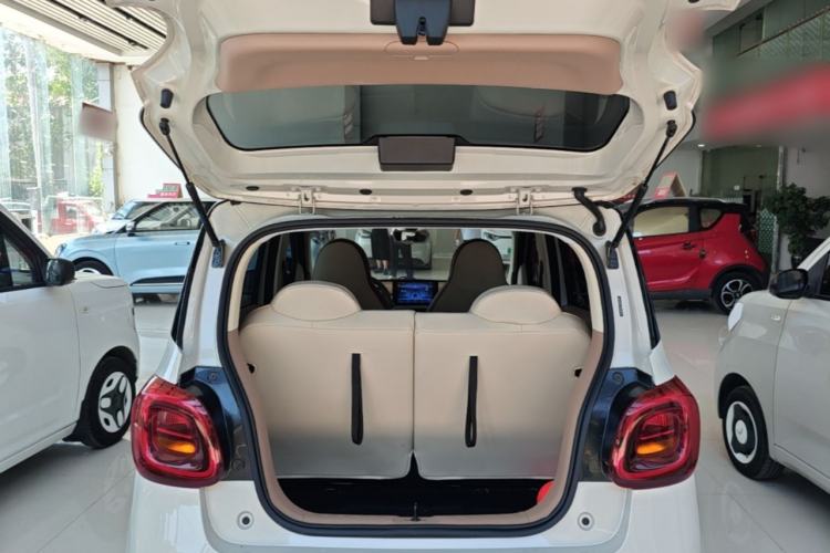Used Wuling Hongguang MINIEV 2025 Four-Door Version Advanced Edition Trunk