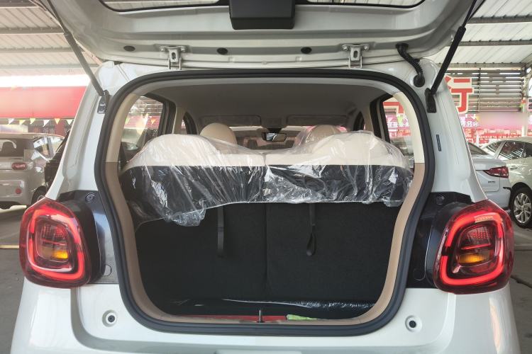 Used Wuling Hongguang MINIEV 2025 Four-Door Version Advanced Edition Trunk