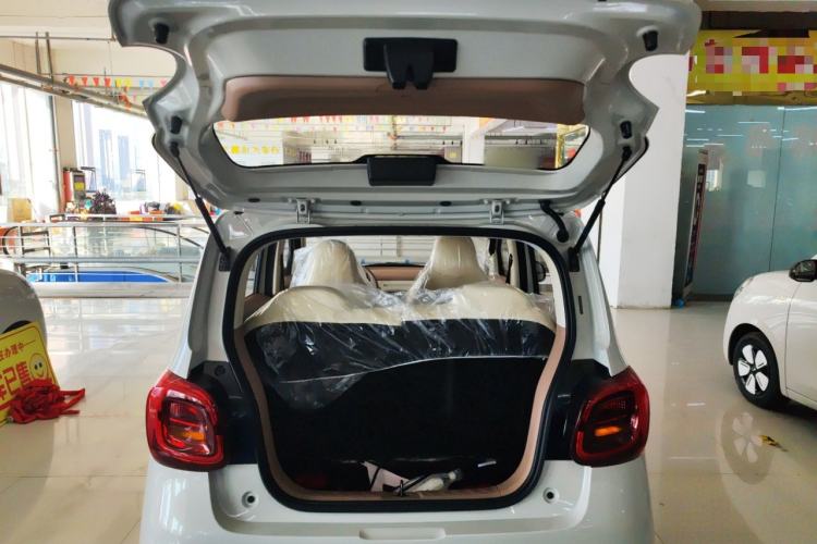 Used Wuling Hongguang MINIEV 2025 Four-Door Version Advanced Edition Trunk
