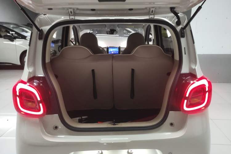 Used Wuling Hongguang MINIEV 2025 Four-Door Version Zhenxiang+ Edition Trunk