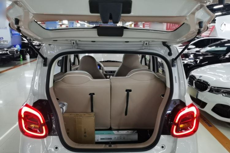 Used Wuling Hongguang MINIEV 2025 Four-Door Version Advanced Edition Trunk