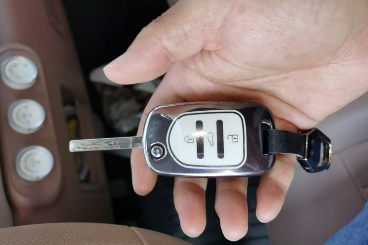 Used Wuling Hongguang MINIEV 2025 Four-Door Version Advanced Edition Vehicle Key