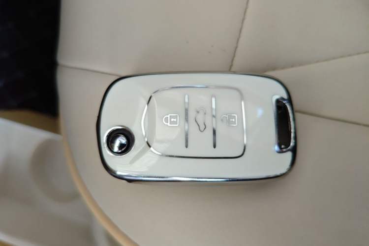Used Wuling Hongguang MINIEV 2025 Four-Door Version Advanced Edition Vehicle Key