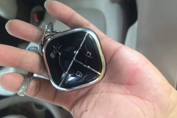 Used Wuling Hongguang MINIEV 2025 Four-Door Version Zhenxiang+ Edition Vehicle Key