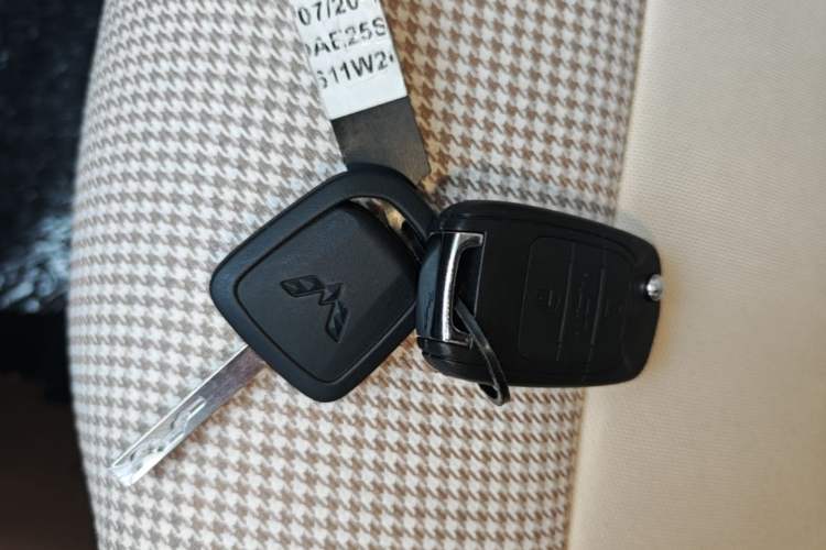 Used Wuling Hongguang MINIEV 2025 Four-Door Version Advanced Edition Vehicle Key