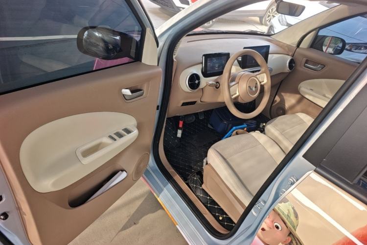 Used Wuling Hongguang MINIEV 2025 Four-Door Version Premium Edition Driver Seat