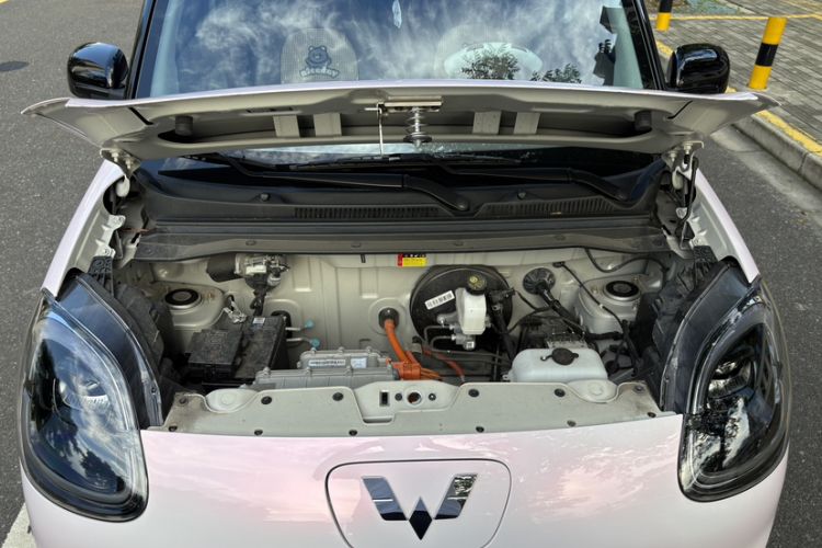 Used Wuling Hongguang MINIEV 2025 Four-Door Version Zhenxiang+ Edition Engine Bay