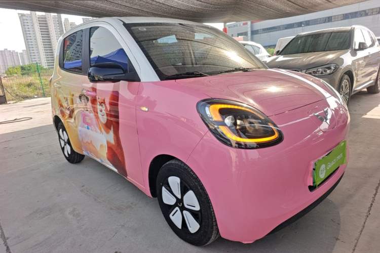 Used Wuling Hongguang MINIEV 2025 Four-Door Version Premium Edition Front Right 45 Deg
