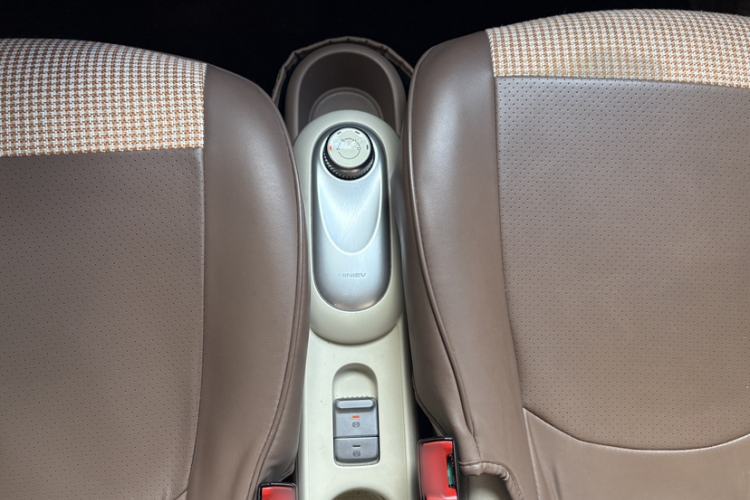 Used Wuling Hongguang MINIEV 2025 Four-Door Version Zhenxiang+ Edition Gear Lever