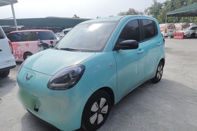 Ojetý Wuling Hongguang MINIEV 2025 Four-Door Version Premium Edition