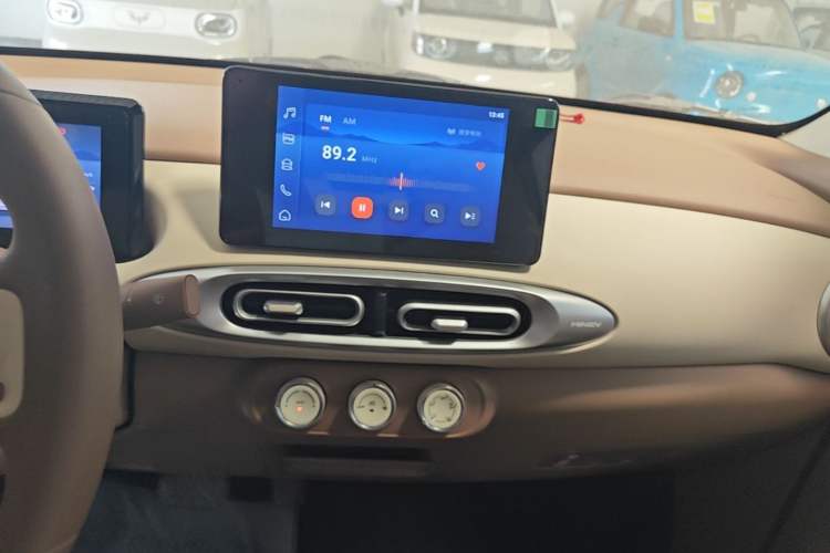 Used Wuling Hongguang MINIEV 2025 Four-Door Version Premium Edition Audio And AC Panel
