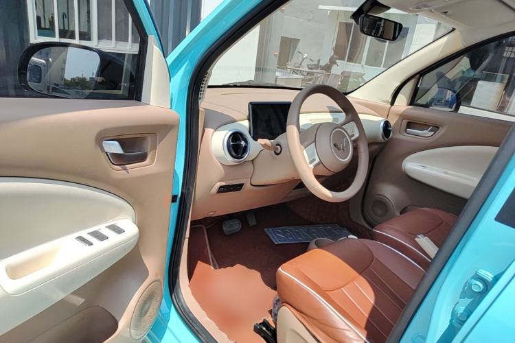 Used Wuling Hongguang MINIEV 2025 Four-Door Version Advanced Edition Driver Seat