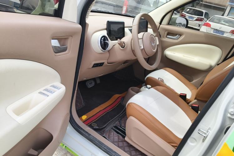 Used Wuling Hongguang MINIEV 2025 Four-Door Version Premium Edition Driver Seat