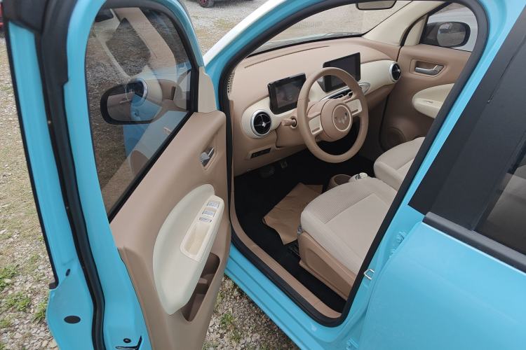Used Wuling Hongguang MINIEV 2025 Four-Door Version Premium Edition Driver Seat
