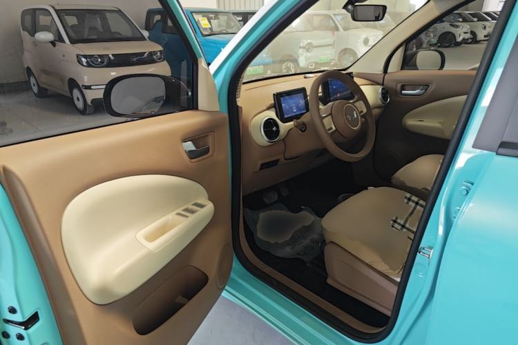 Used Wuling Hongguang MINIEV 2025 Four-Door Version Premium Edition Driver Seat
