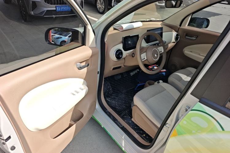 Used Wuling Hongguang MINIEV 2025 Four-Door Version Premium Edition Driver Seat