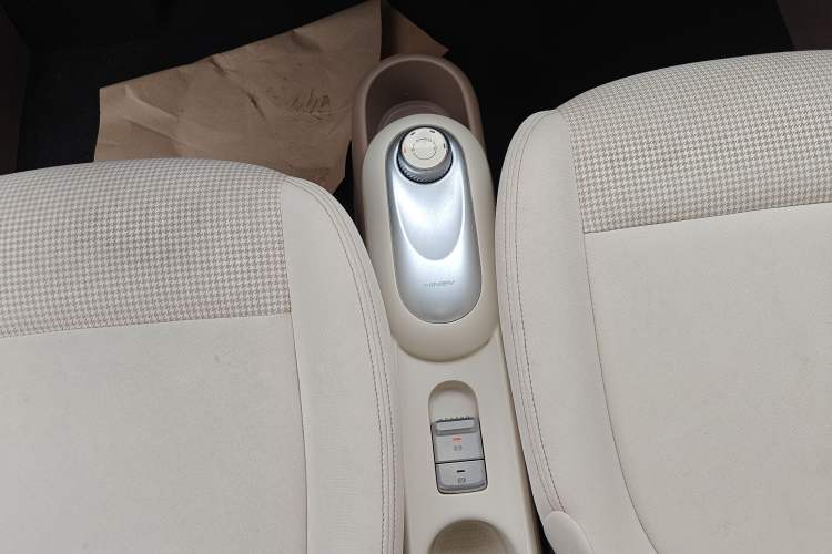 Used Wuling Hongguang MINIEV 2025 Four-Door Version Premium Edition Gear Lever