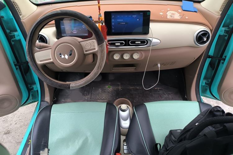 Used Wuling Hongguang MINIEV 2025 Four-Door Version Premium Edition Interior 2
