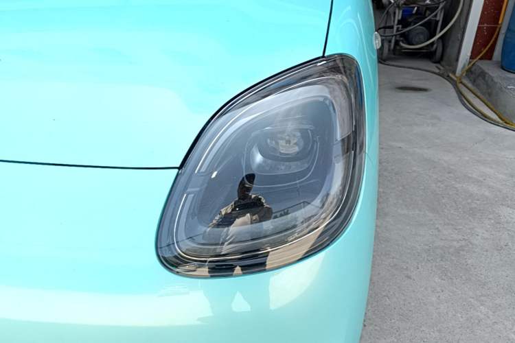 Used Wuling Hongguang MINIEV 2025 Four-Door Version Advanced Edition Left Front Headlight