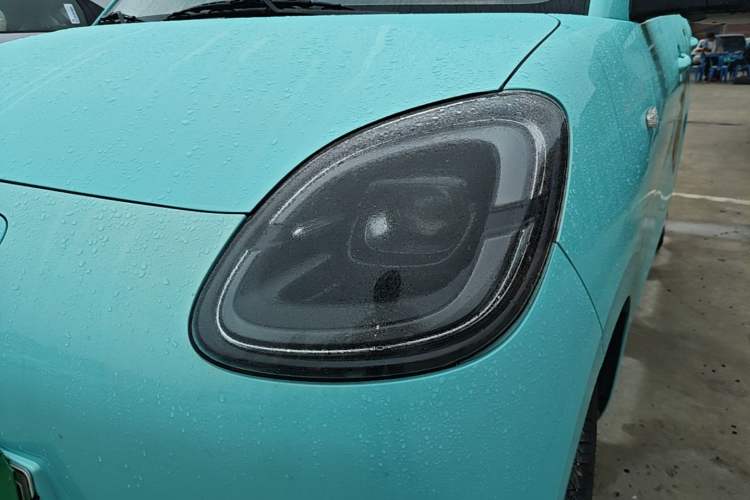 Used Wuling Hongguang MINIEV 2025 Four-Door Version Premium Edition Left Front Headlight
