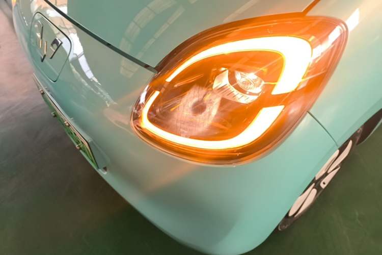 Used Wuling Hongguang MINIEV 2025 Four-Door Version Advanced Edition Left Front Headlight