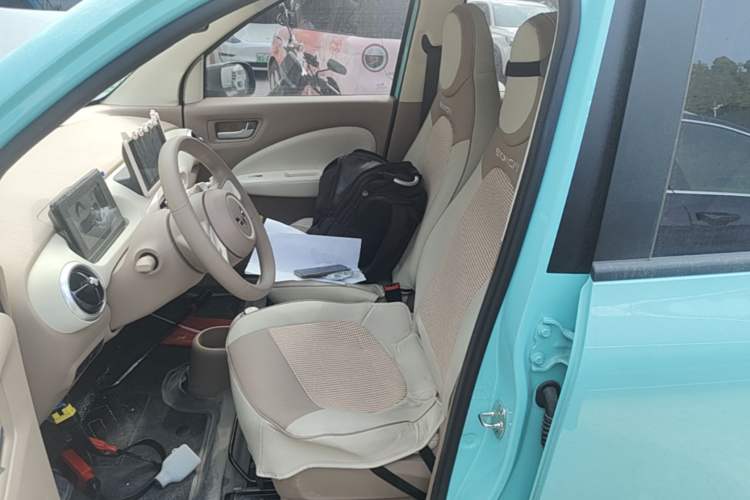 Used Wuling Hongguang MINIEV 2025 Four-Door Version Premium Edition Left Front Seat