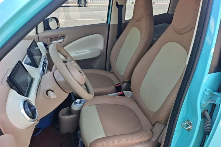 Used Wuling Hongguang MINIEV 2025 Four-Door Version Premium Edition Left Front Seat