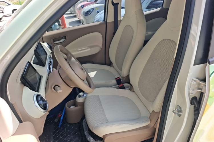 Used Wuling Hongguang MINIEV 2025 Four-Door Version Premium Edition Left Front Seat