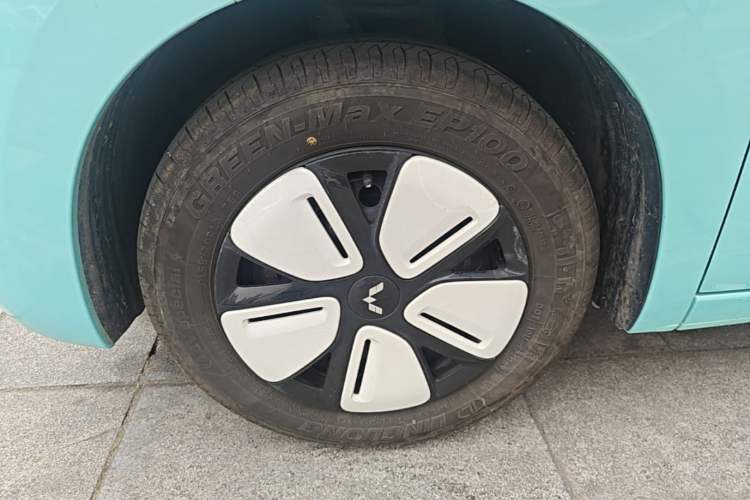 Used Wuling Hongguang MINIEV 2025 Four-Door Version Advanced Edition Left Front Wheel Hub