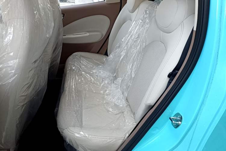 Used Wuling Hongguang MINIEV 2025 Four-Door Version Advanced Edition Left Rear Seat