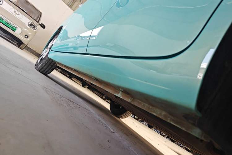 Used Wuling Hongguang MINIEV 2025 Four-Door Version Premium Edition Left Side Sill