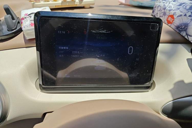 Used Wuling Hongguang MINIEV 2025 Four-Door Version Advanced Edition Odometer Close Up